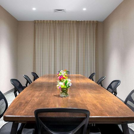 Wyndham Westfield Hotel Luaran gambar