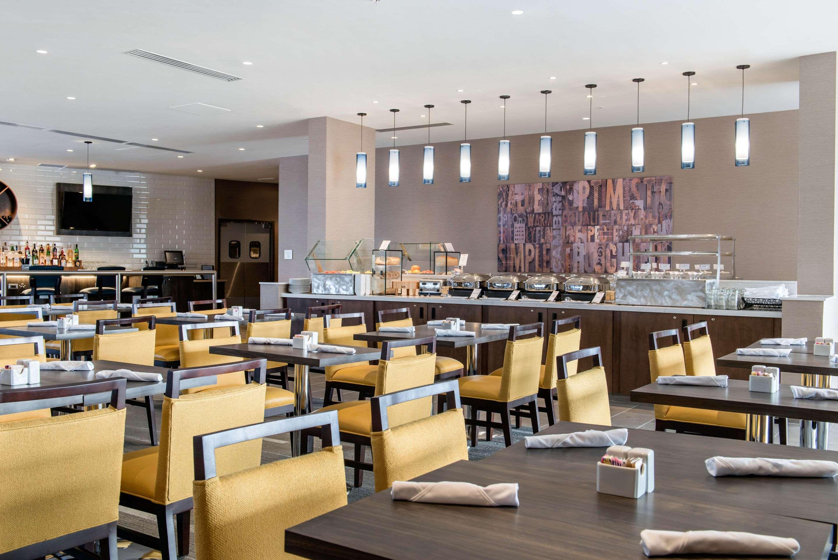 Wyndham Westfield Hotel Luaran gambar