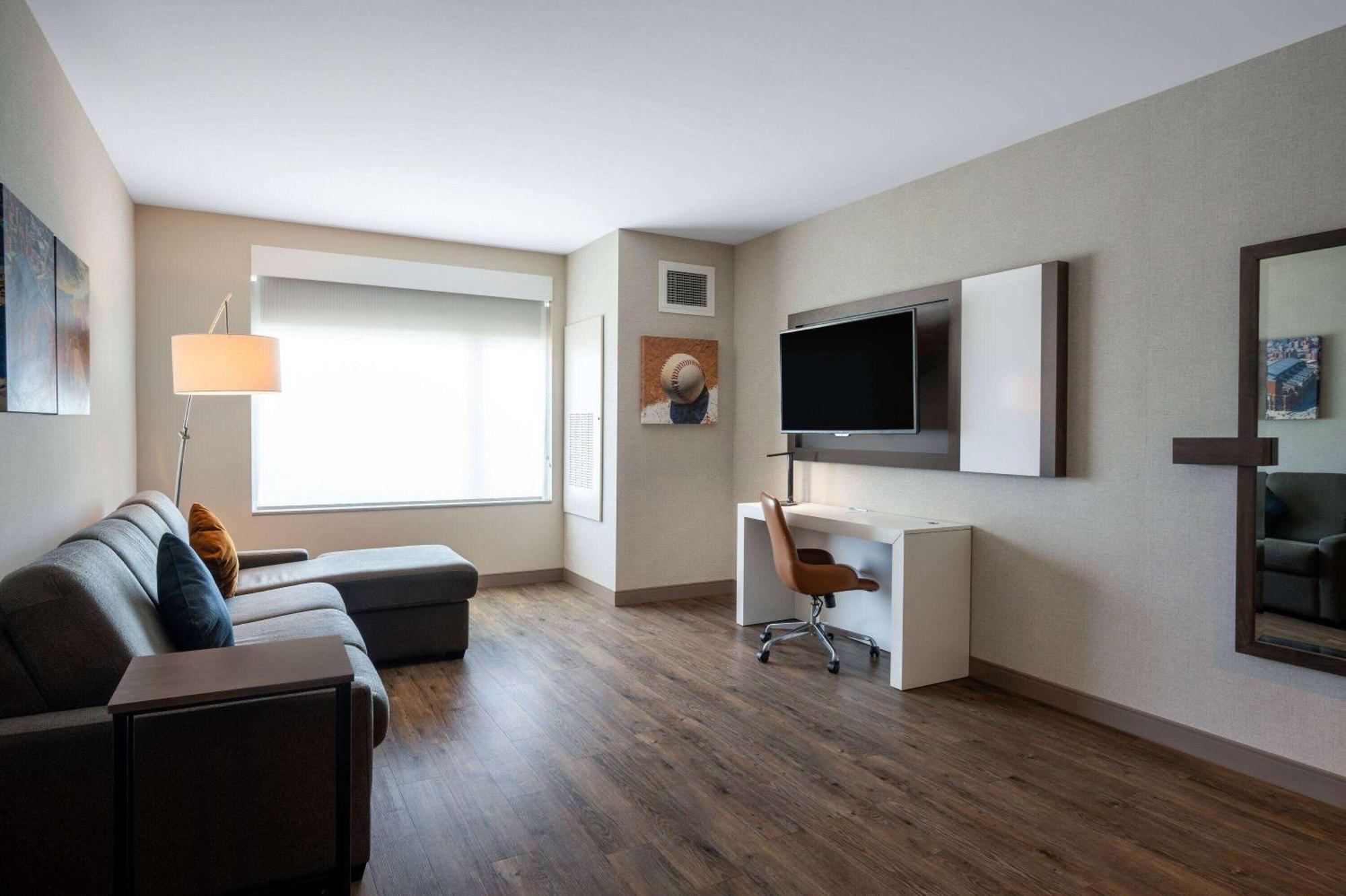 Wyndham Westfield Hotel Luaran gambar