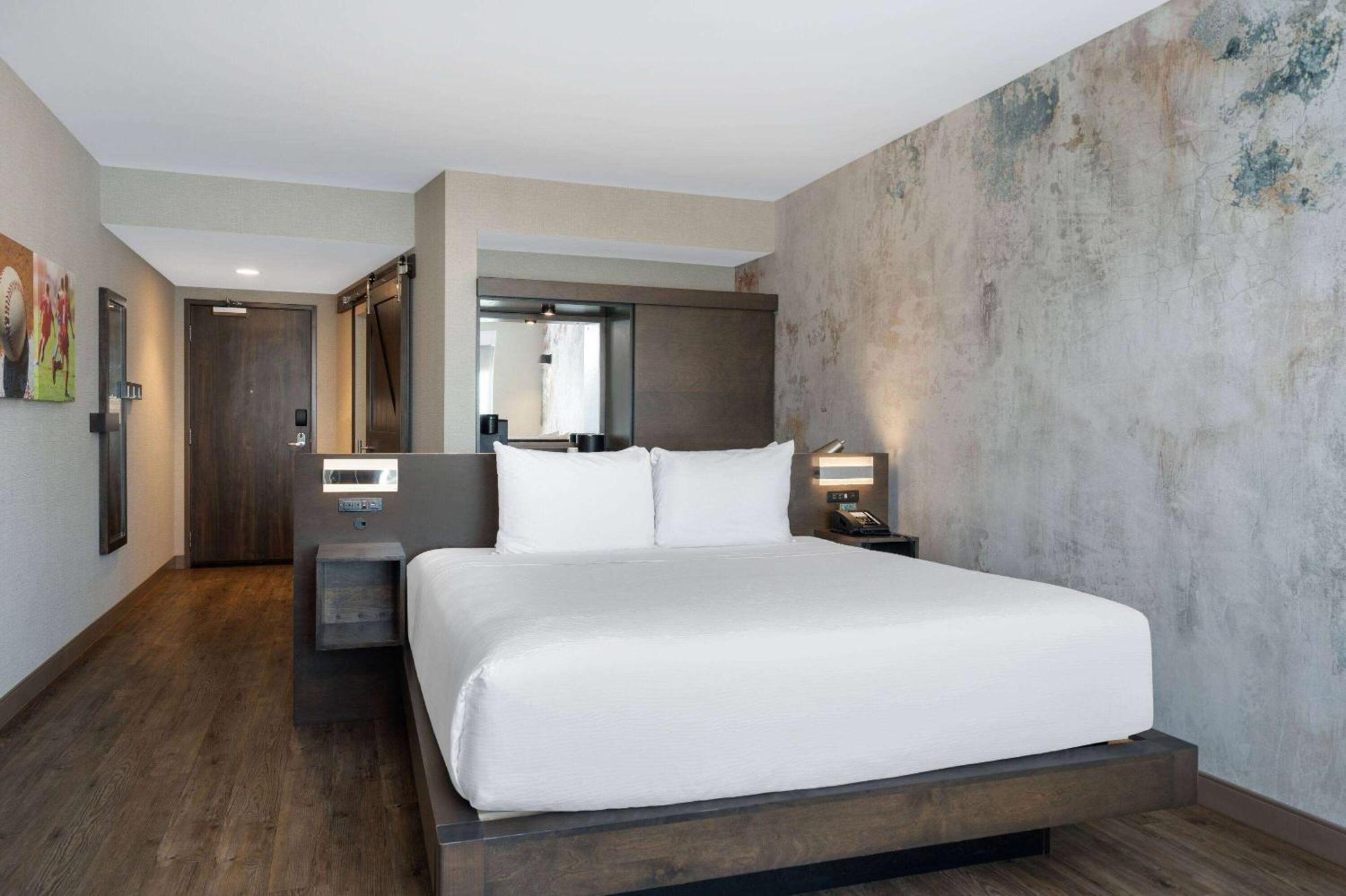 Wyndham Westfield Hotel Luaran gambar